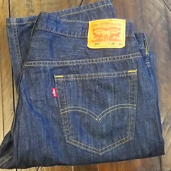 Levi's Other - Levi's mens jeans 569. 36x34